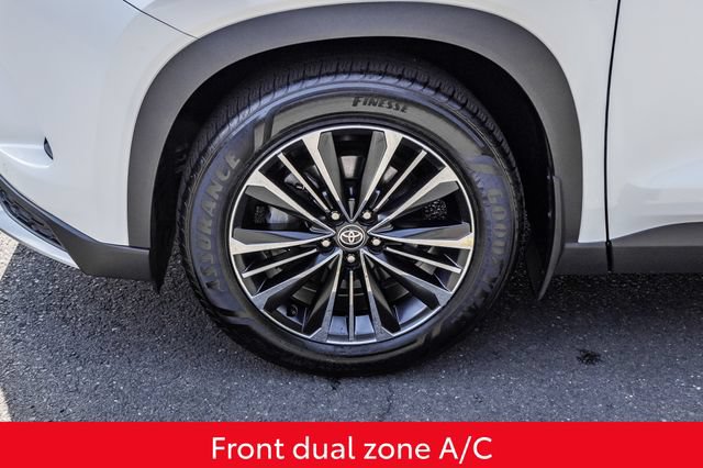 Used 2024 Toyota Grand Highlander AWD Hybrid image 14