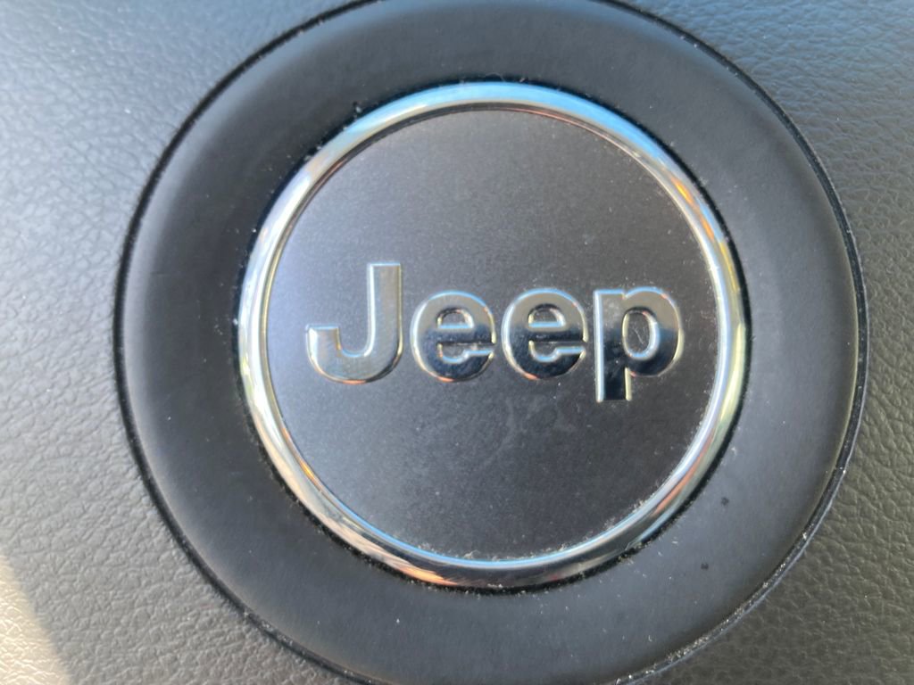 Used 2020 Jeep Cherokee Limited AWD/4WD image 26