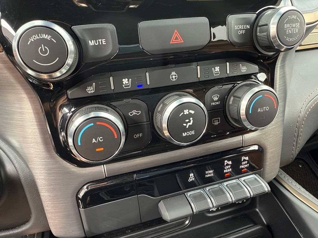Used 2022 RAM 1500 Limited w/ Body Color Bumper Group AWD/4WD image 33