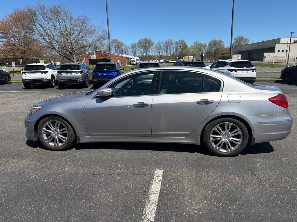 Used 2012 Hyundai Genesis 3.8 w/ Premium Pkg RWD image 6