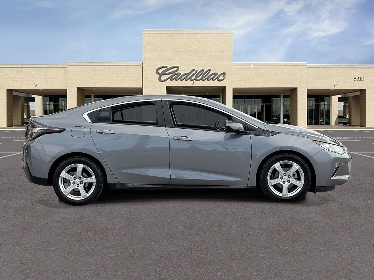 Used 2018 Chevrolet Volt LT w/ LT Driver Confidence Package FWD image 4