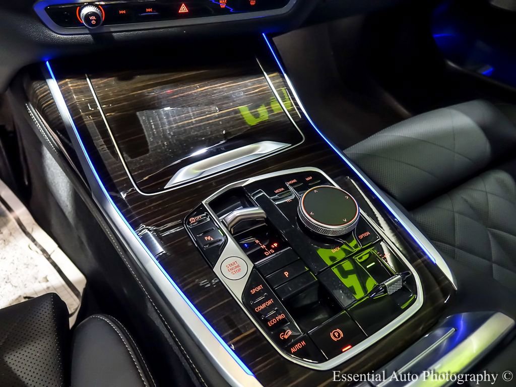 Used 2025 BMW X7 xDrive40i w/ Premium Package image 26