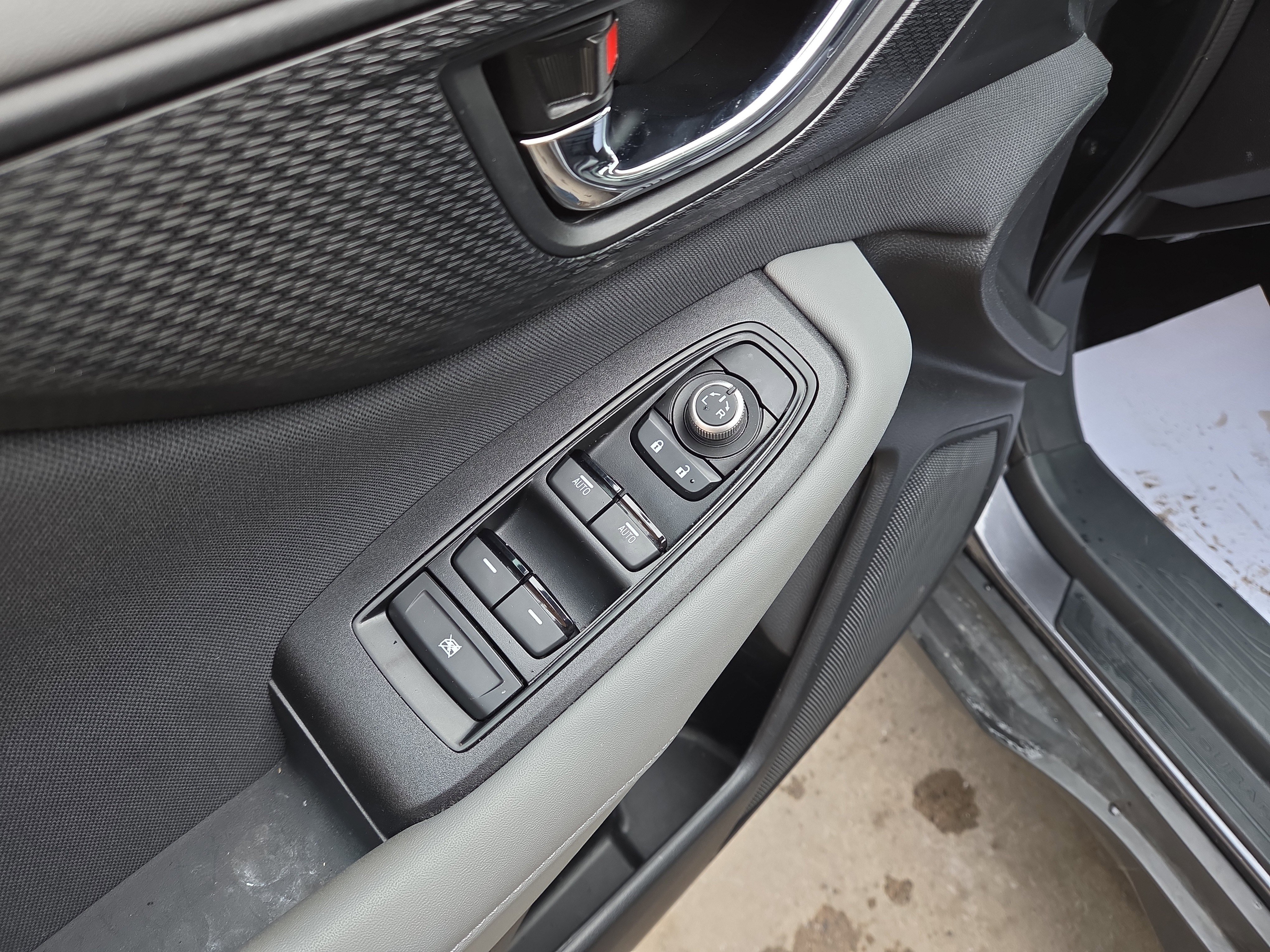 Used 2025 Subaru Outback Premium w/ Popular Package #1A image 16