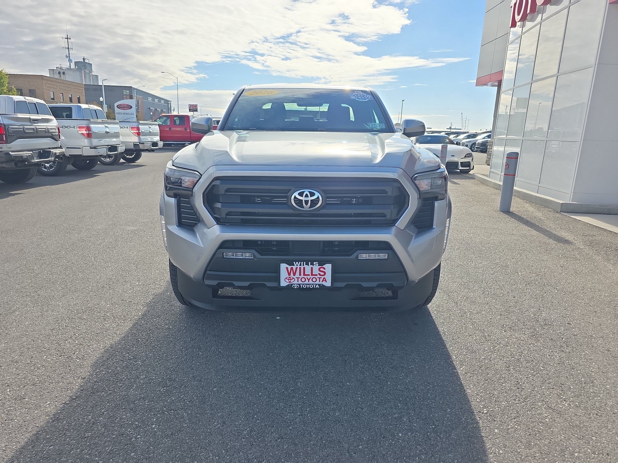 Used 2026 Toyota Tacoma SR5 AWD/4WD image 4