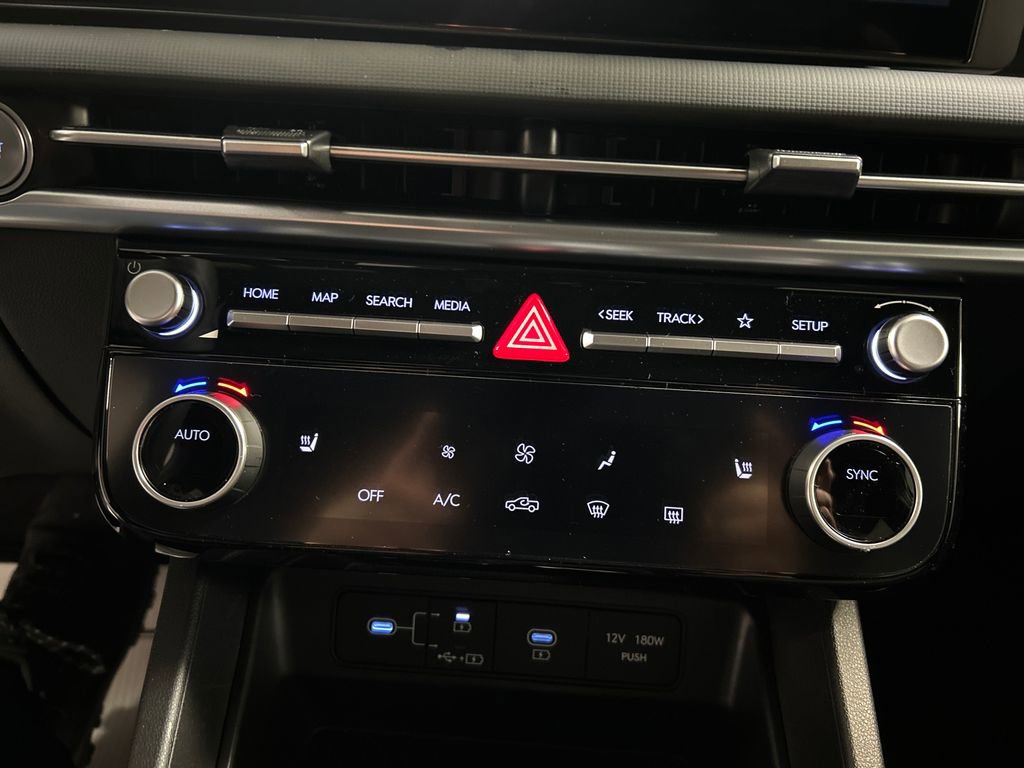 New 2025 Hyundai Santa Cruz SEL image 17