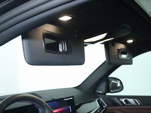 Used 2025 BMW X5 M60i AWD/4WD image 21