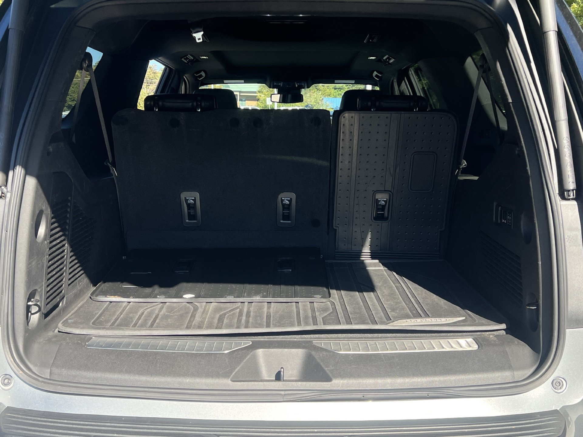 Used 2023 Chevrolet Suburban RST w/ Sport Performance Package AWD/4WD image 19
