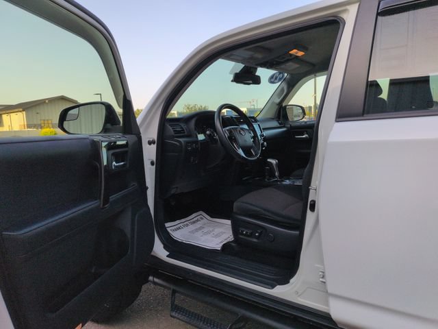 Used 2022 Toyota 4Runner TRD Off-Road AWD/4WD image 9