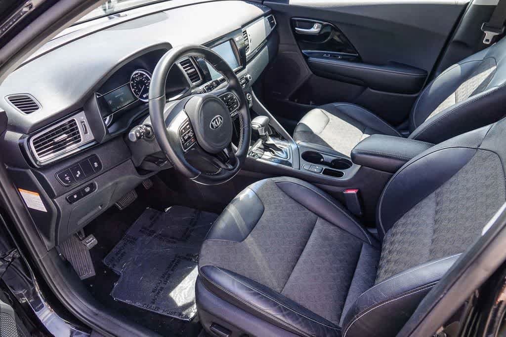 Certified 2017 Kia Niro FWD image 16
