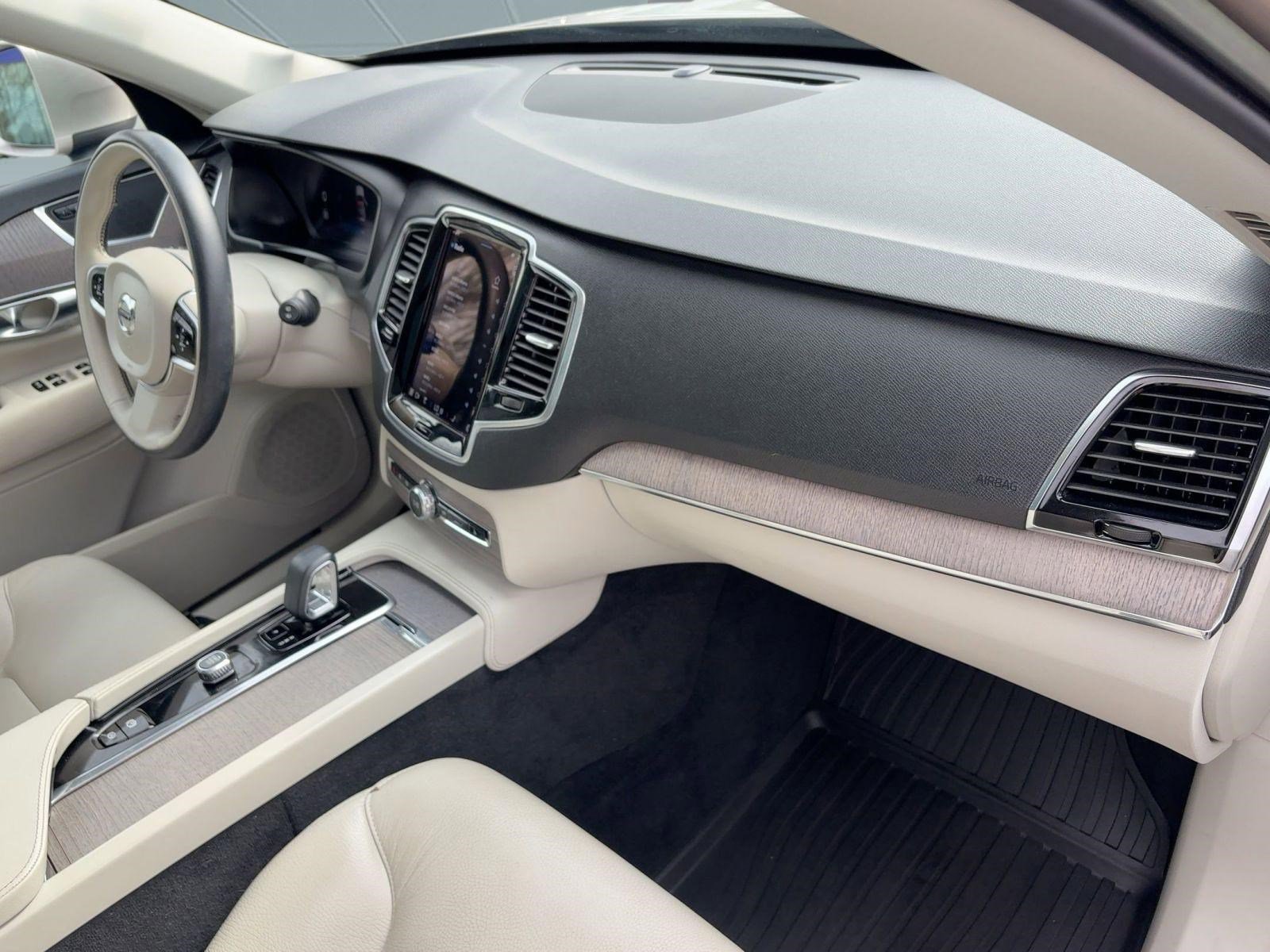 Certified 2023 Volvo XC90 B6 Plus w/ Protection Package image 31