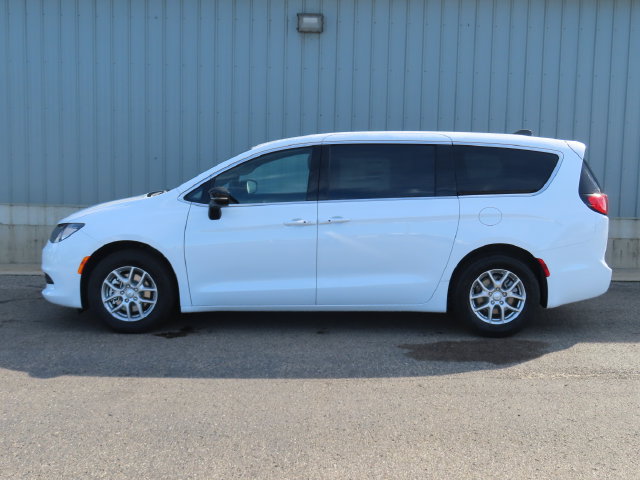 New 2027 Chrysler Pacifica LX FWD image 7