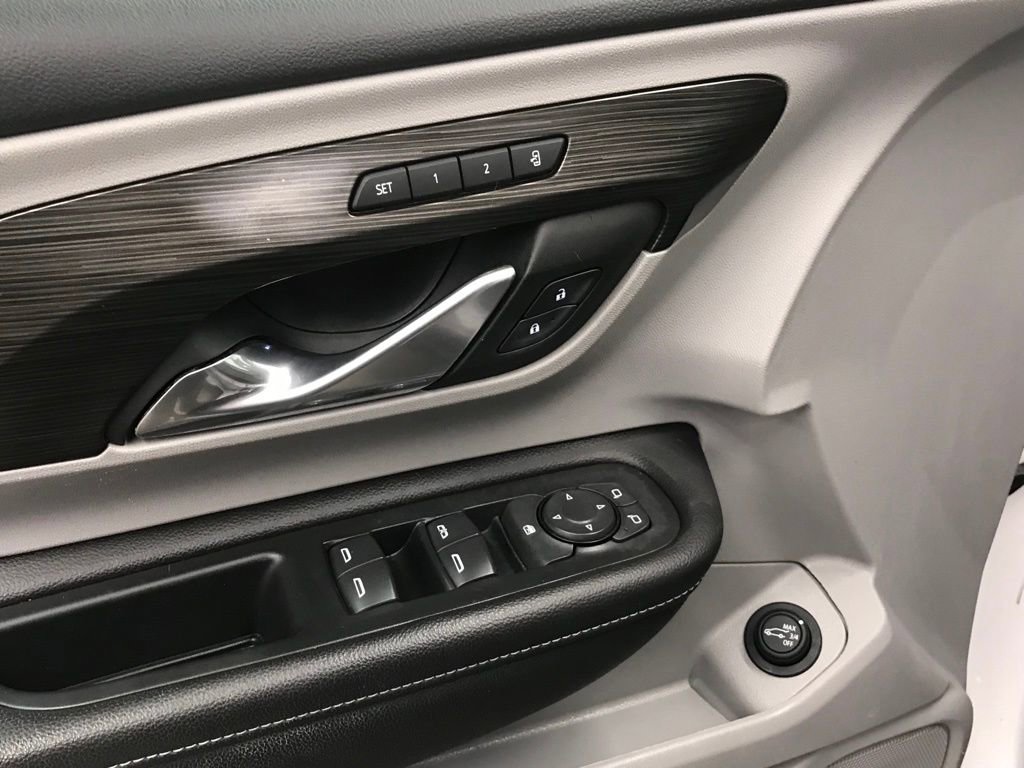 Used 2022 GMC Terrain SLT w/ Infotainment Package II image 10