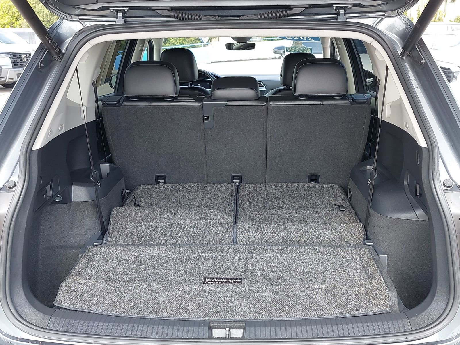 Used 2022 Volkswagen Tiguan SE image 14