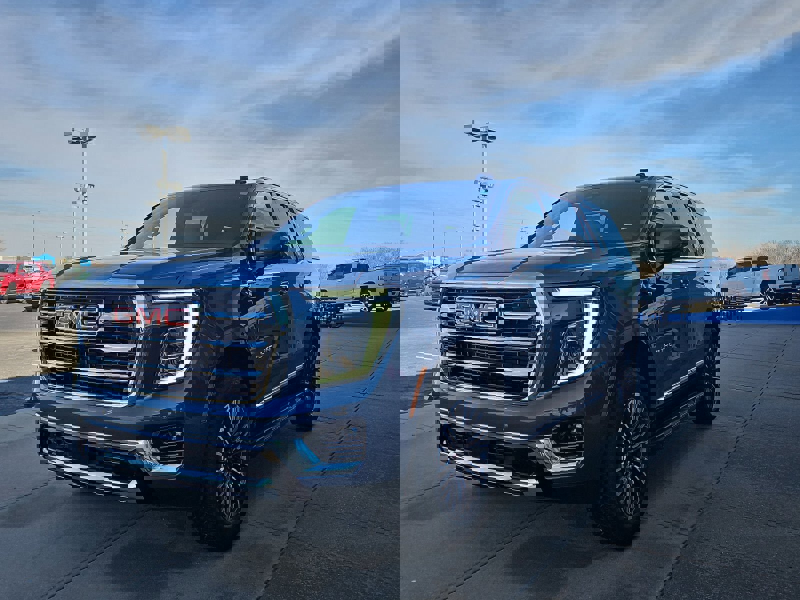 Used 2025 GMC Yukon Elevation image 2