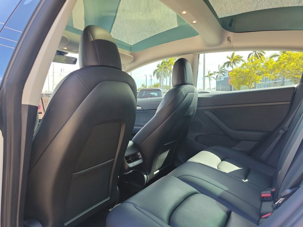 Used 2022 Tesla Model 3 Standard Range RWD image 14