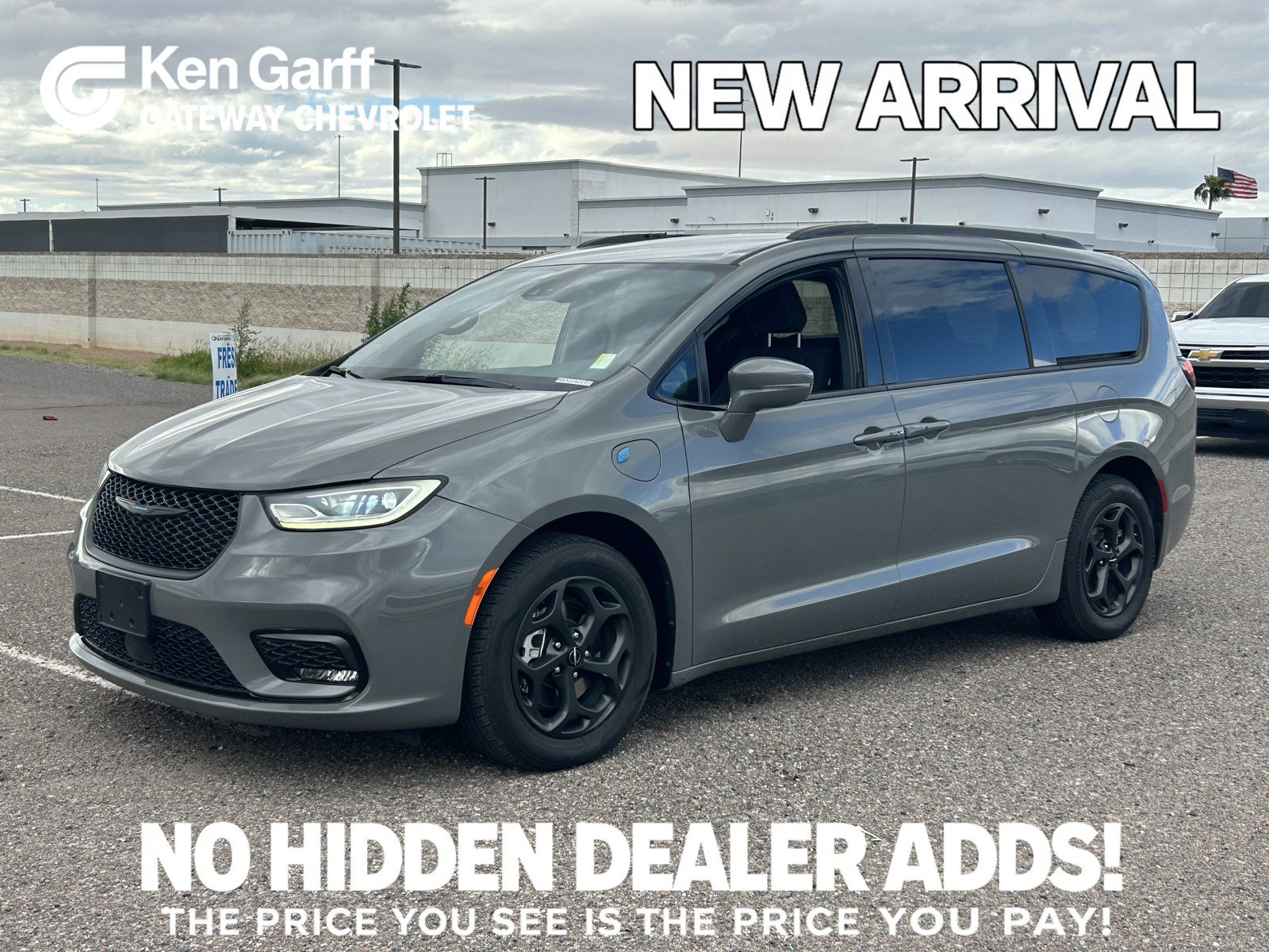 Used 2021 Chrysler Pacifica Touring w/ S Appearance Package FWD image 1