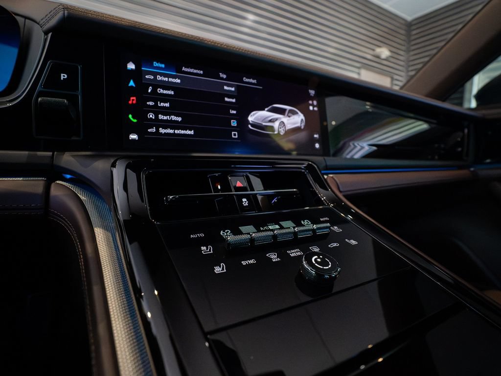 Certified 2024 Porsche Panamera image 19