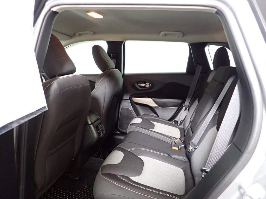 Used 2017 Jeep Cherokee Sport w/ Cold Weather Group image 36