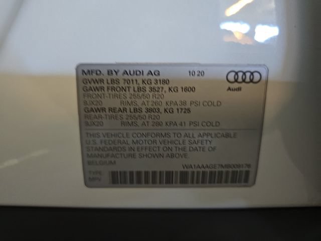 Used 2021 Audi e-tron Premium w/ Convenience Plus Package AWD/4WD image 39