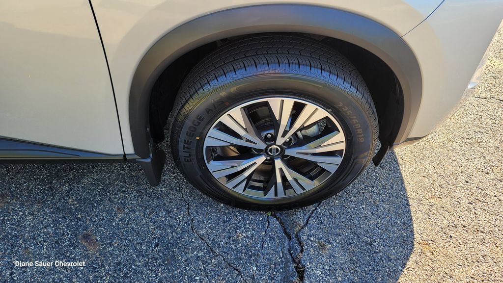 Used 2021 Nissan Rogue SV FWD image 15