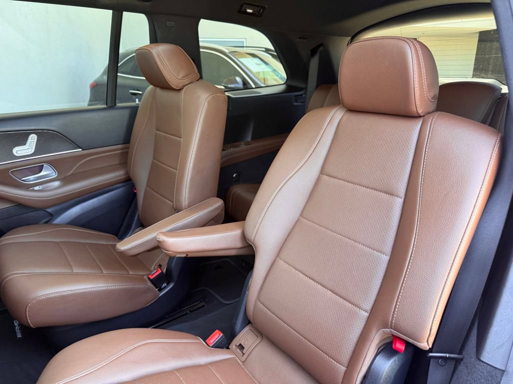 Used 2024 Mercedes-Benz GLS 450 4MATIC image 13