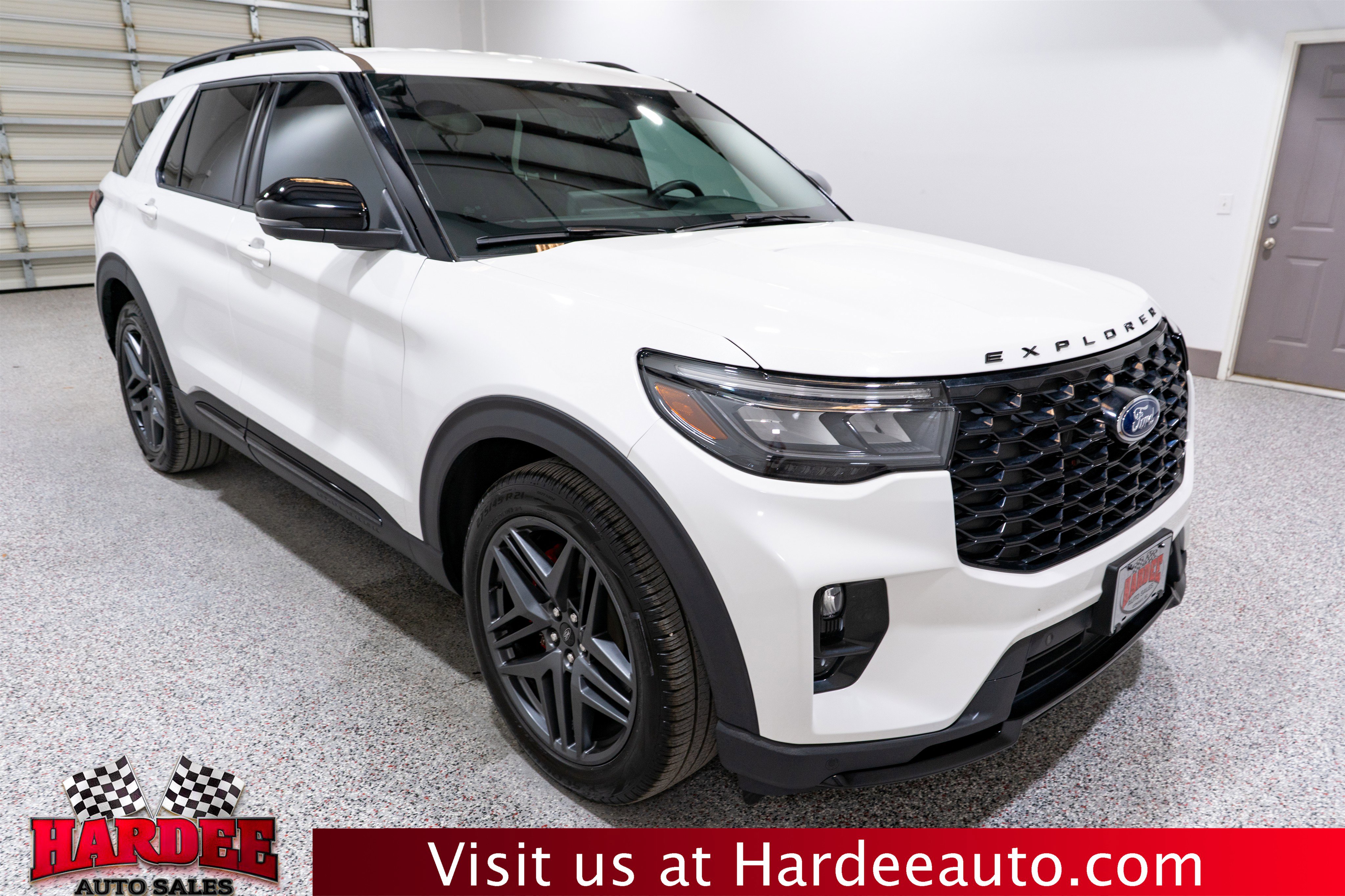 Used 2025 Ford Explorer ST AWD/4WD image 6