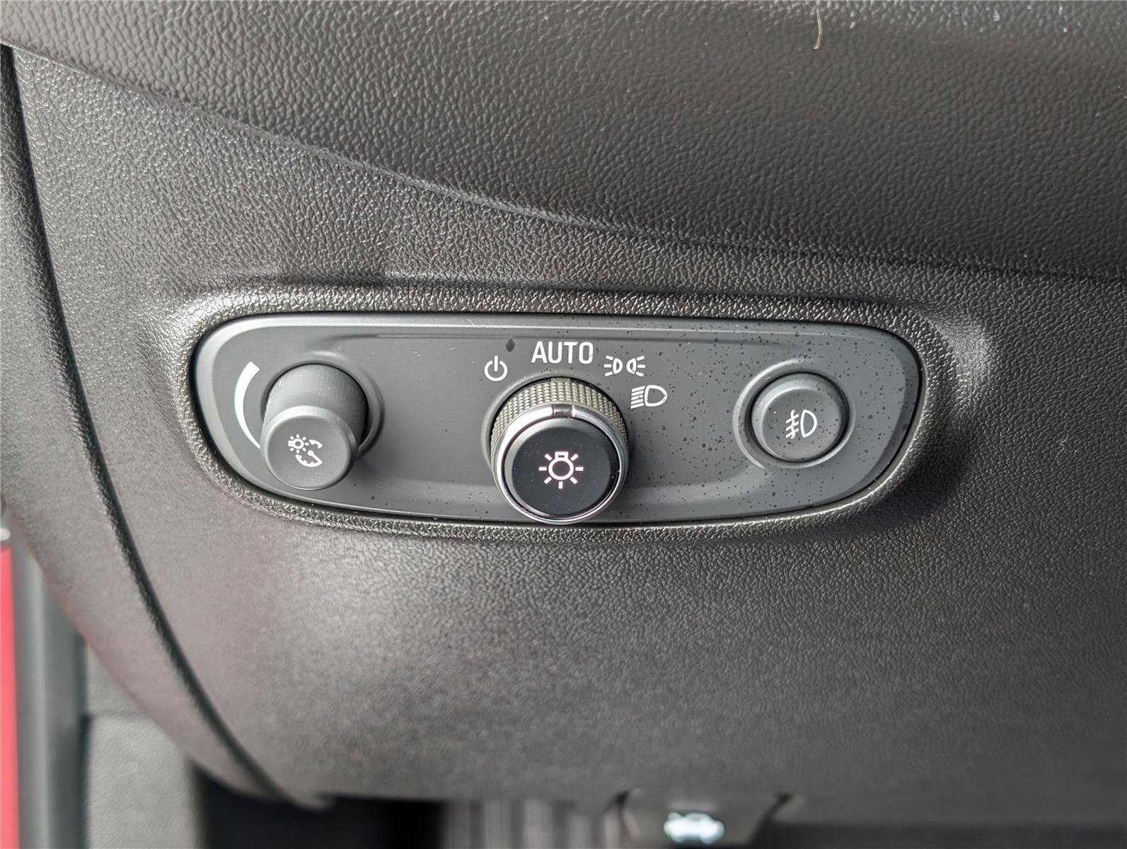 Used 2021 Chevrolet Equinox Premier AWD/4WD image 23