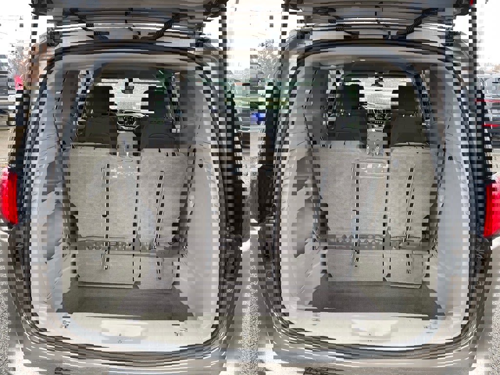 Used 2017 Chrysler Pacifica Touring image 20