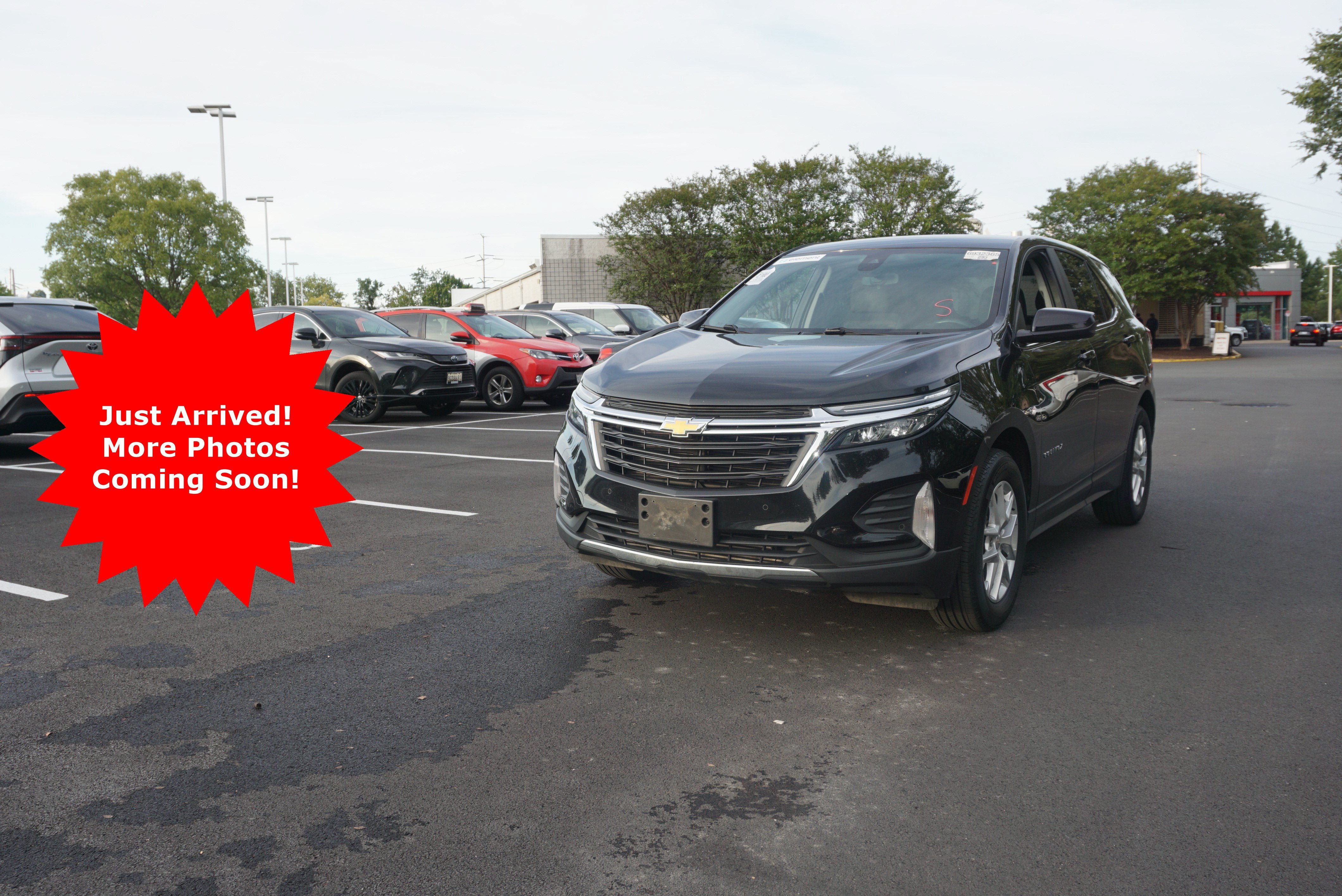 Used 2023 Chevrolet Equinox LT w/ Driver Convenience Package FWD image 1
