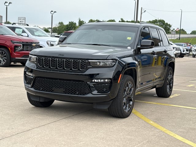 Used 2025 Jeep Grand Cherokee Summit AWD/4WD image 15