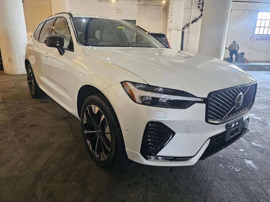 Used 2026 Volvo XC60 B5 Plus w/ Protection Package Premier AWD/4WD image 5