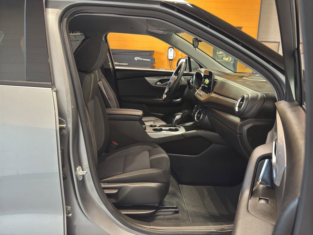 Used 2025 Chevrolet Blazer LT image 20