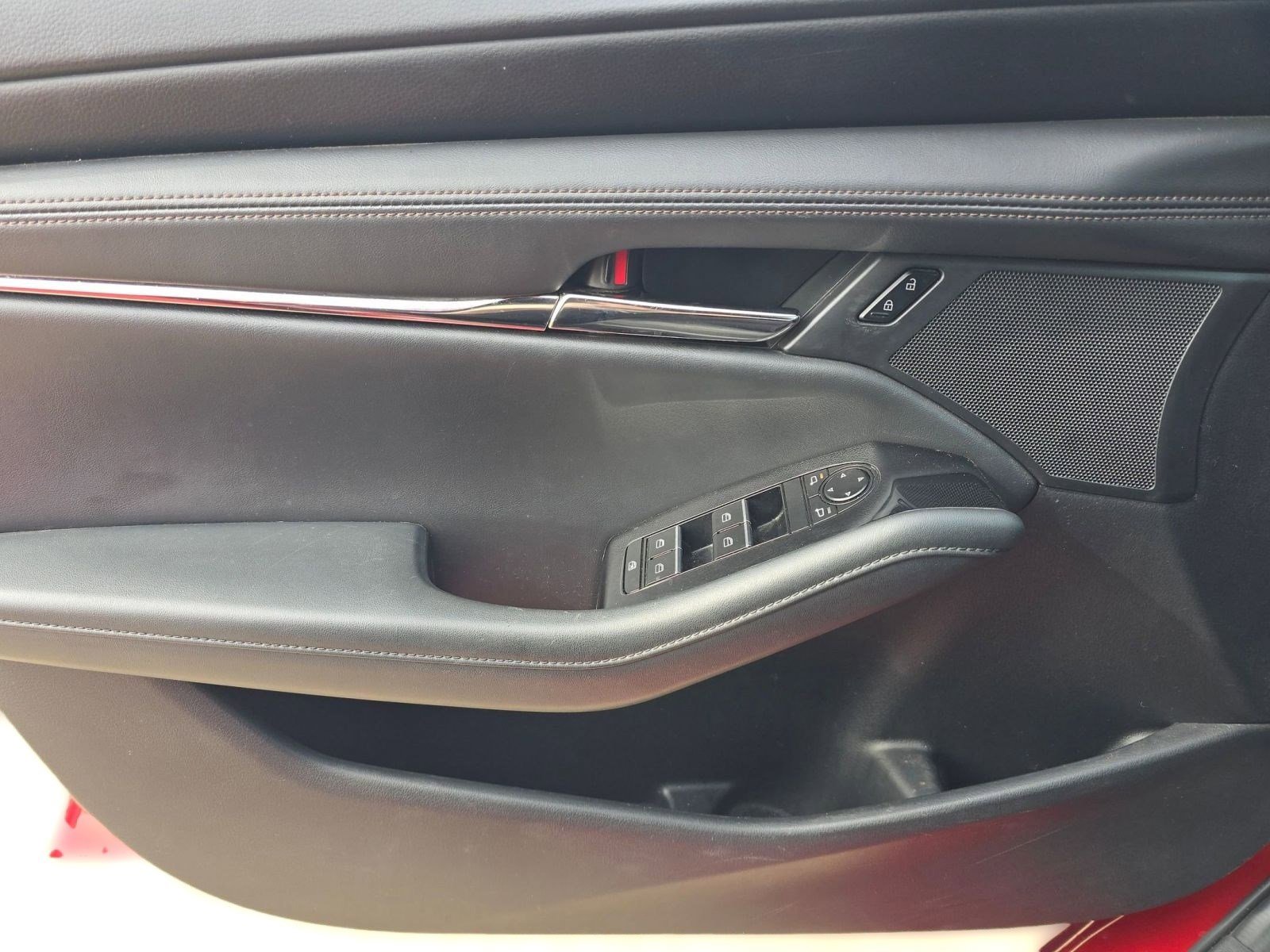 Used 2021 MAZDA MAZDA3 s image 12