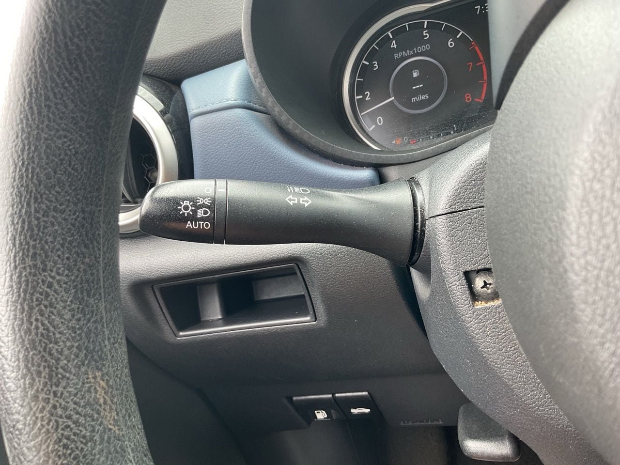 Used 2023 Nissan Versa SV FWD image 29