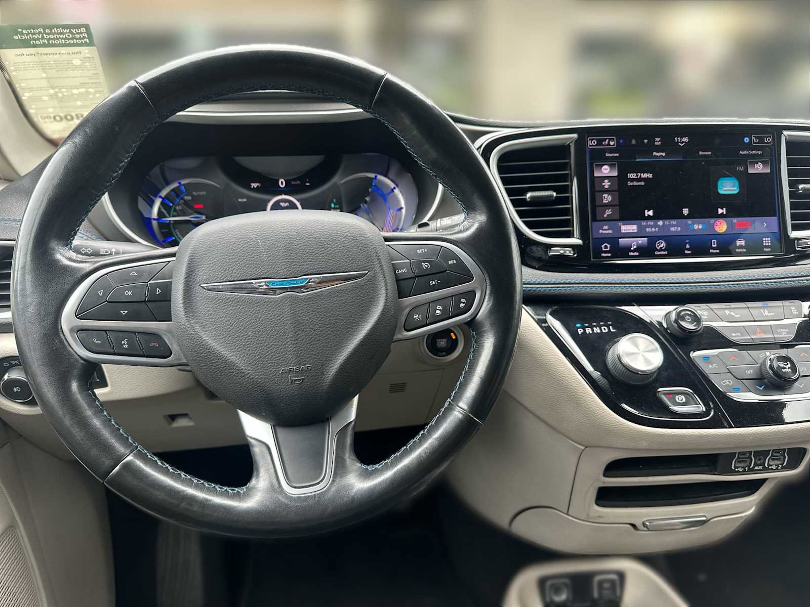 Used 2021 Chrysler Pacifica Touring-L FWD image 4