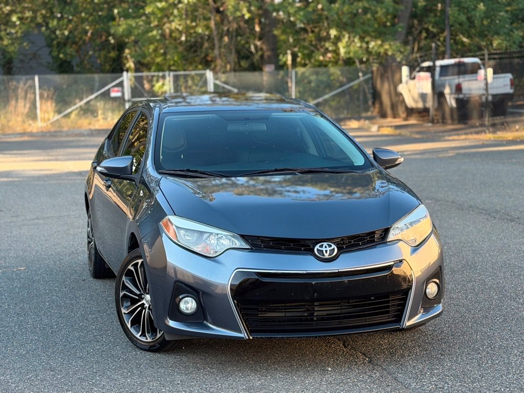 Used 2015 Toyota Corolla S FWD image 2