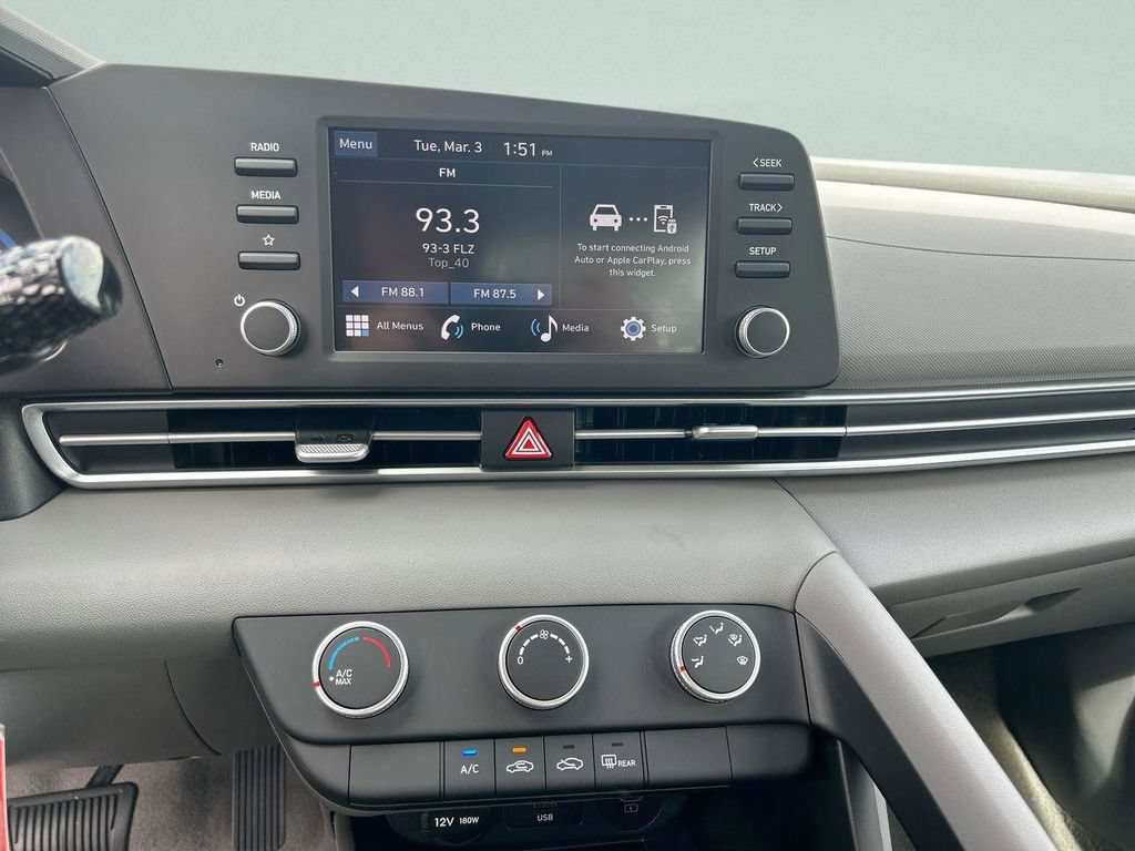 New 2026 Hyundai Elantra SE FWD image 24
