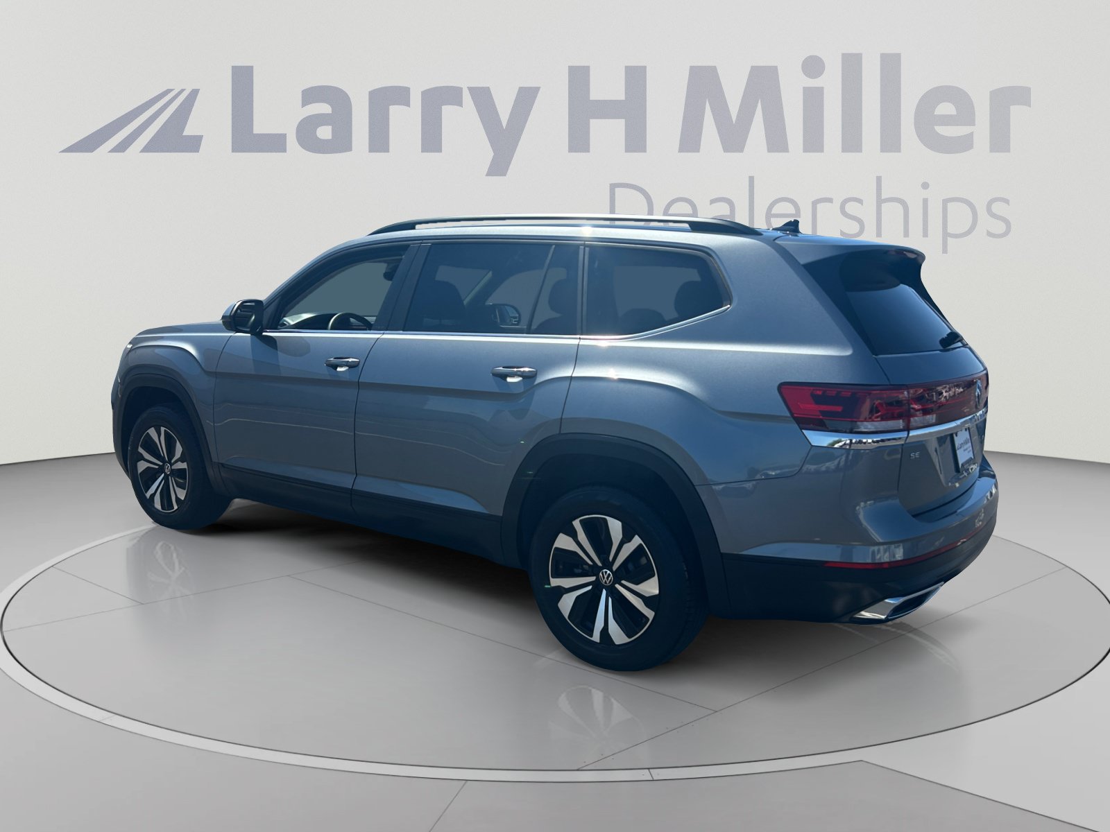 Used 2024 Volkswagen Atlas SE FWD image 3