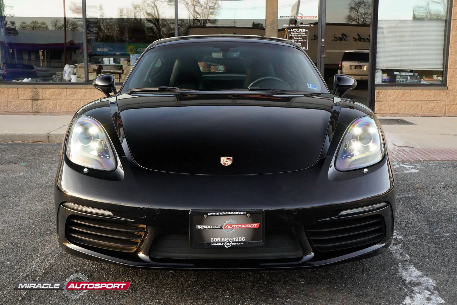Used 2018 Porsche 718 Cayman image 2