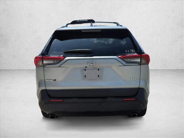 Used 2020 Toyota RAV4 XLE w/ Convenience Package FWD image 6