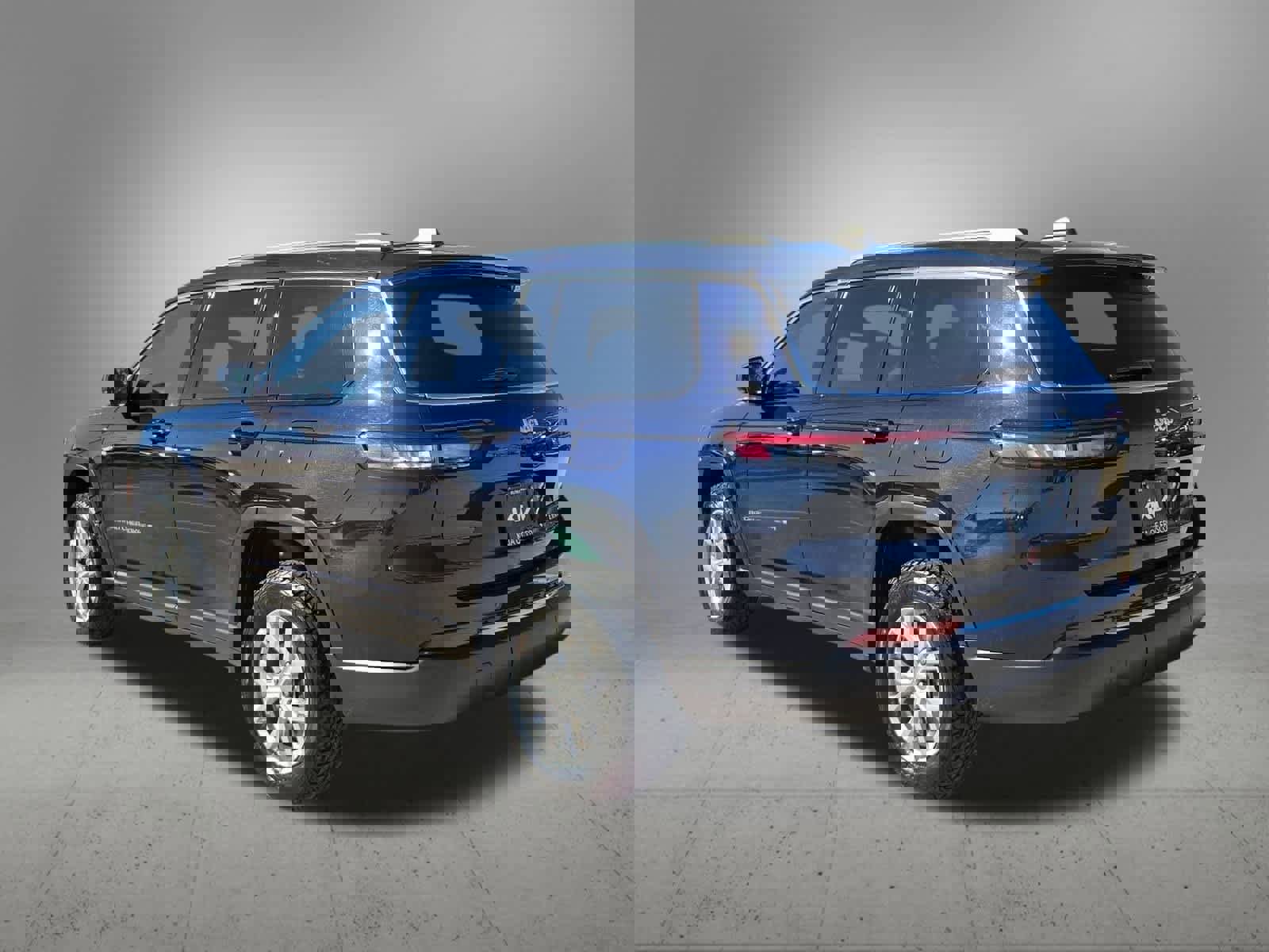 Used 2023 Jeep Grand Cherokee L Limited image 4