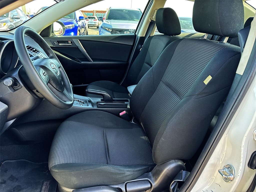 Used 2013 MAZDA MAZDA3 i SV w/ Convenience Pkg image 11