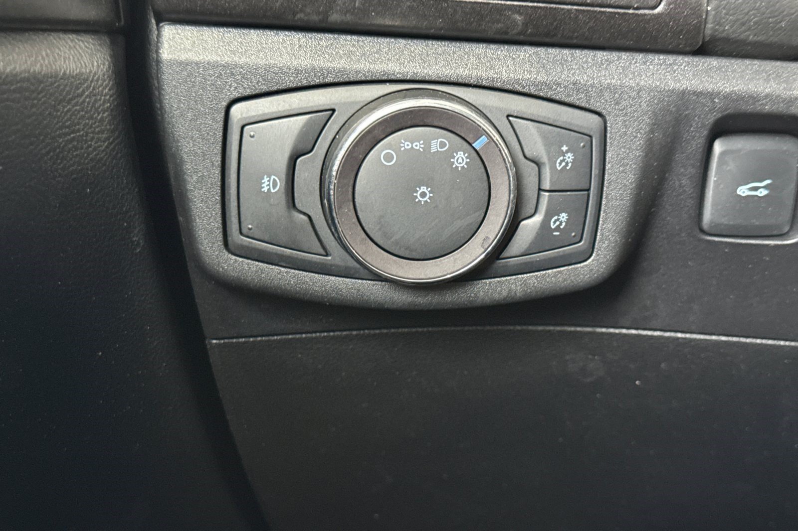 Used 2019 Ford Fusion Titanium FWD image 36
