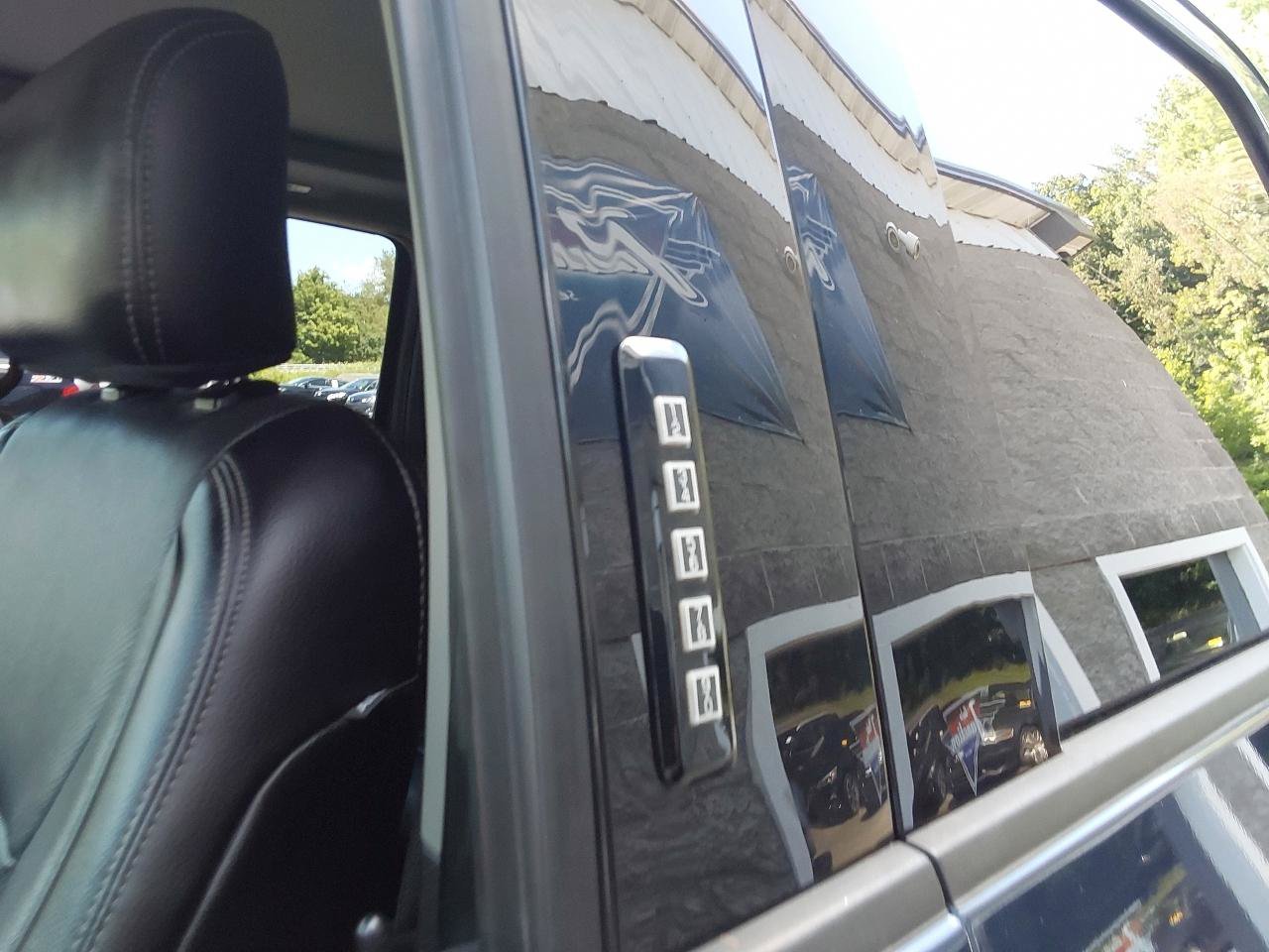 Used 2017 Ford F350 Lariat w/ Lariat Ultimate Package AWD/4WD image 16