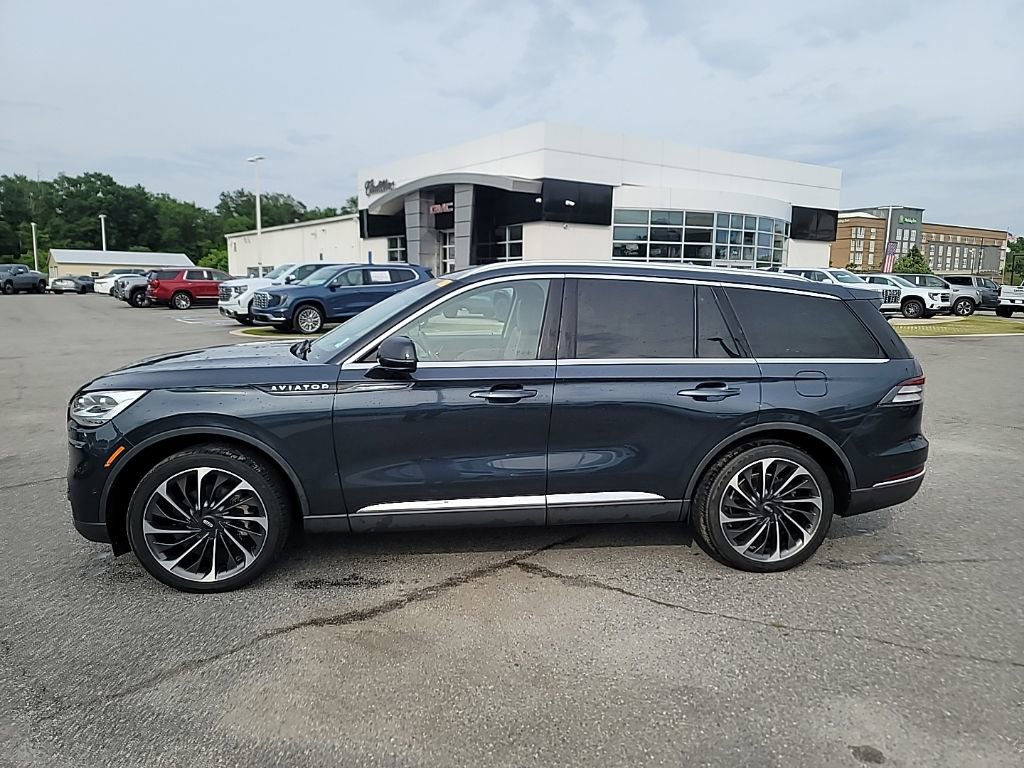 Used 2022 Lincoln Aviator Reserve w/ Equipment Group 201A AWD/4WD image 4