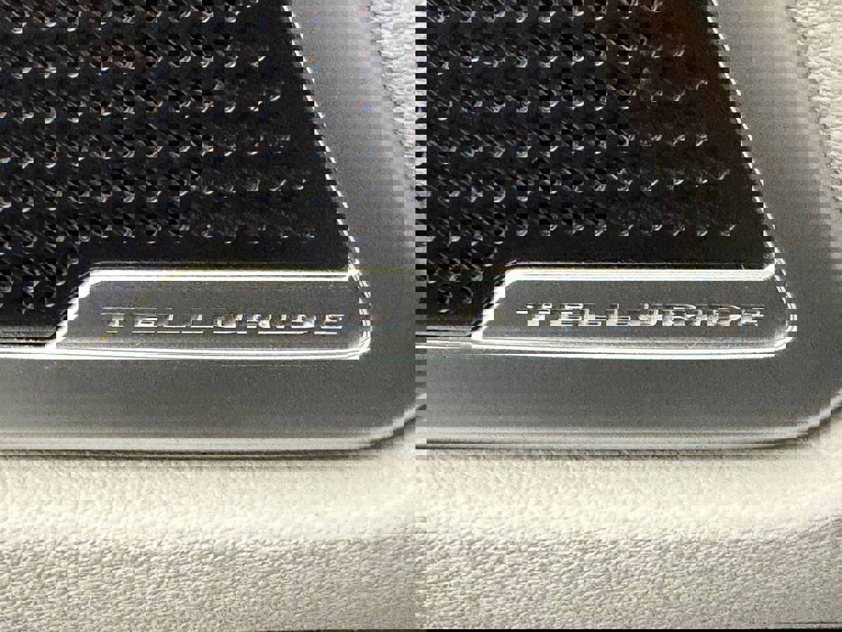 Used 2020 Kia Telluride S AWD/4WD image 18