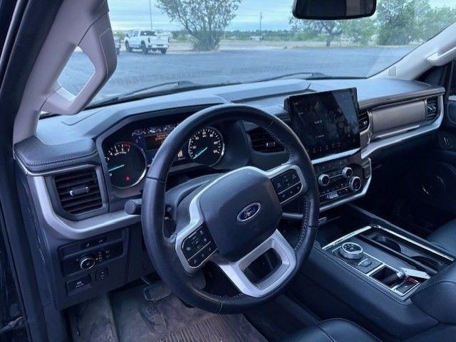 Used 2024 Ford Expedition XLT RWD image 11