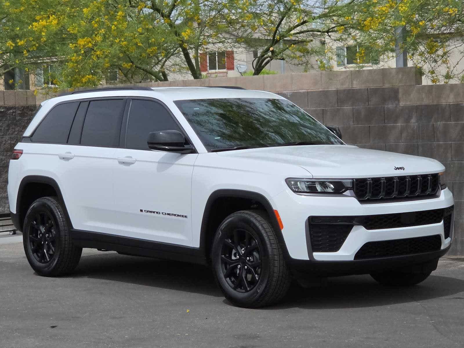 New 2026 Jeep Grand Cherokee Altitude AWD/4WD image 3