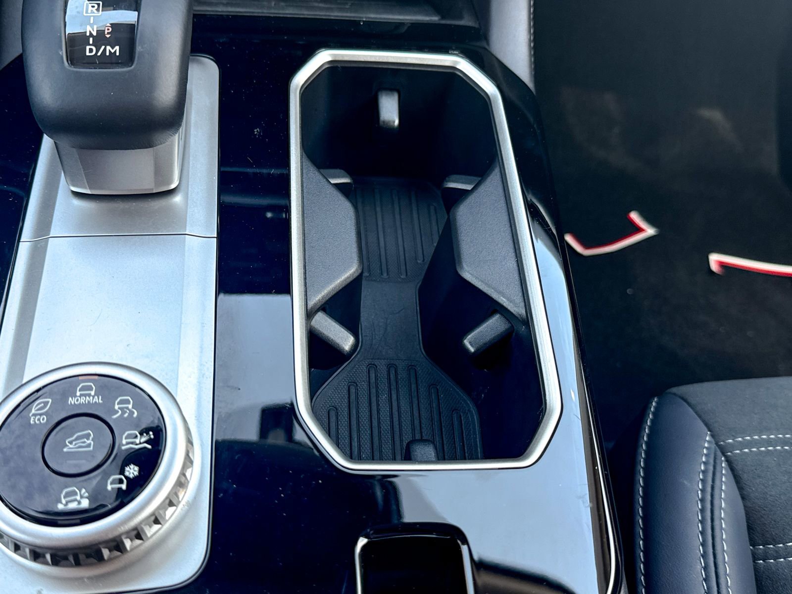 Used 2025 Mitsubishi Outlander SE image 41