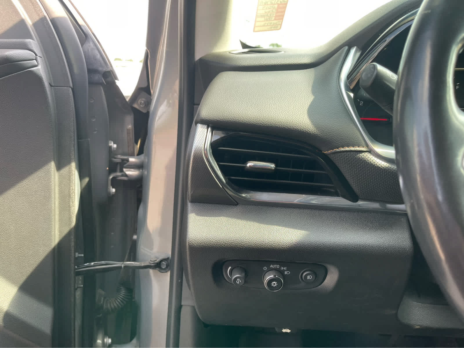 Used 2019 Chevrolet Traverse Premier w/ Driver Confidence II Package FWD image 14